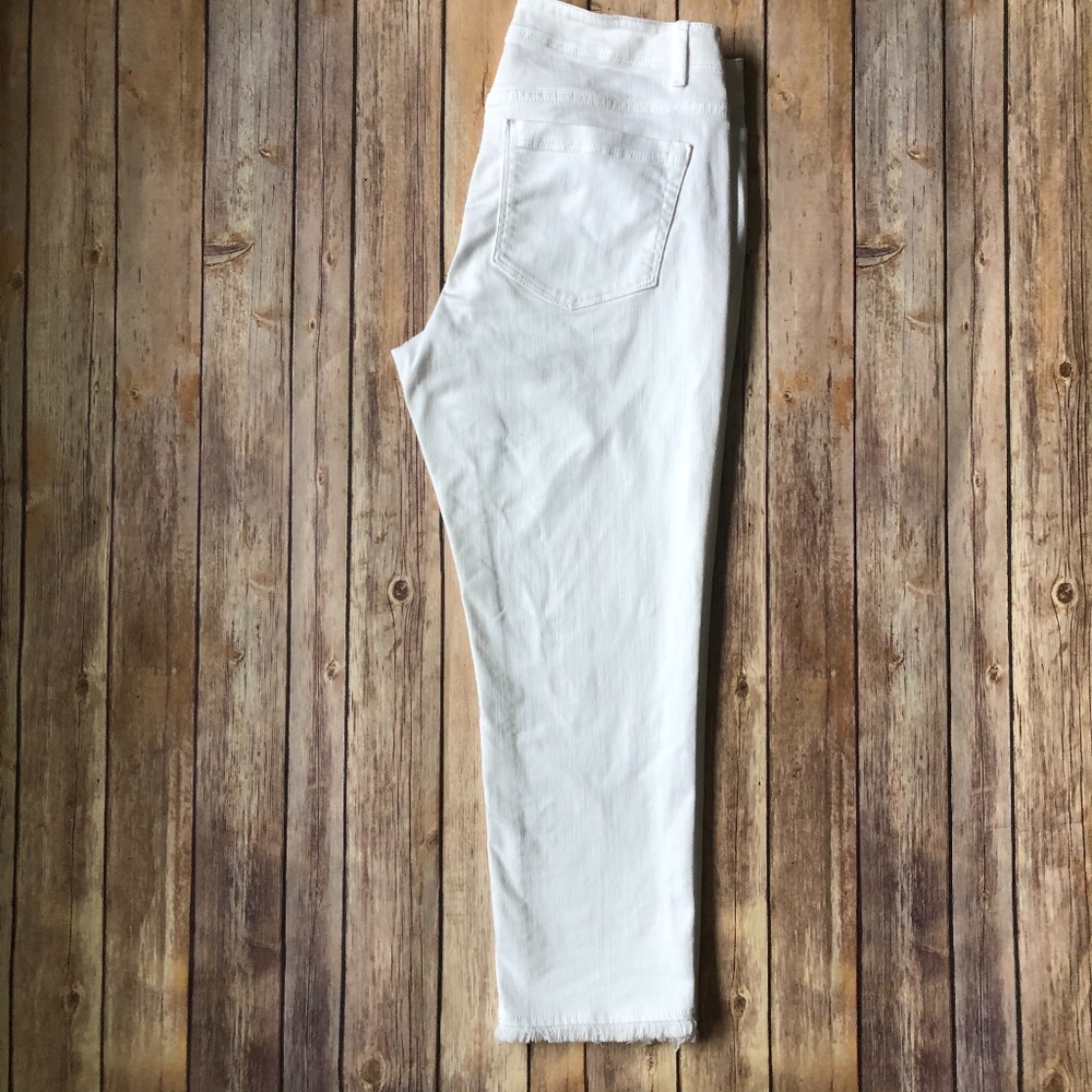 J Jill Denim Authentic Fit Fringed Cropped Size 6